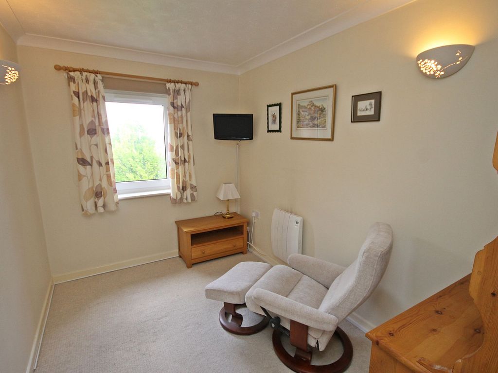 2 bed flat for sale in Dingleway, Appleton WA4, £129,950