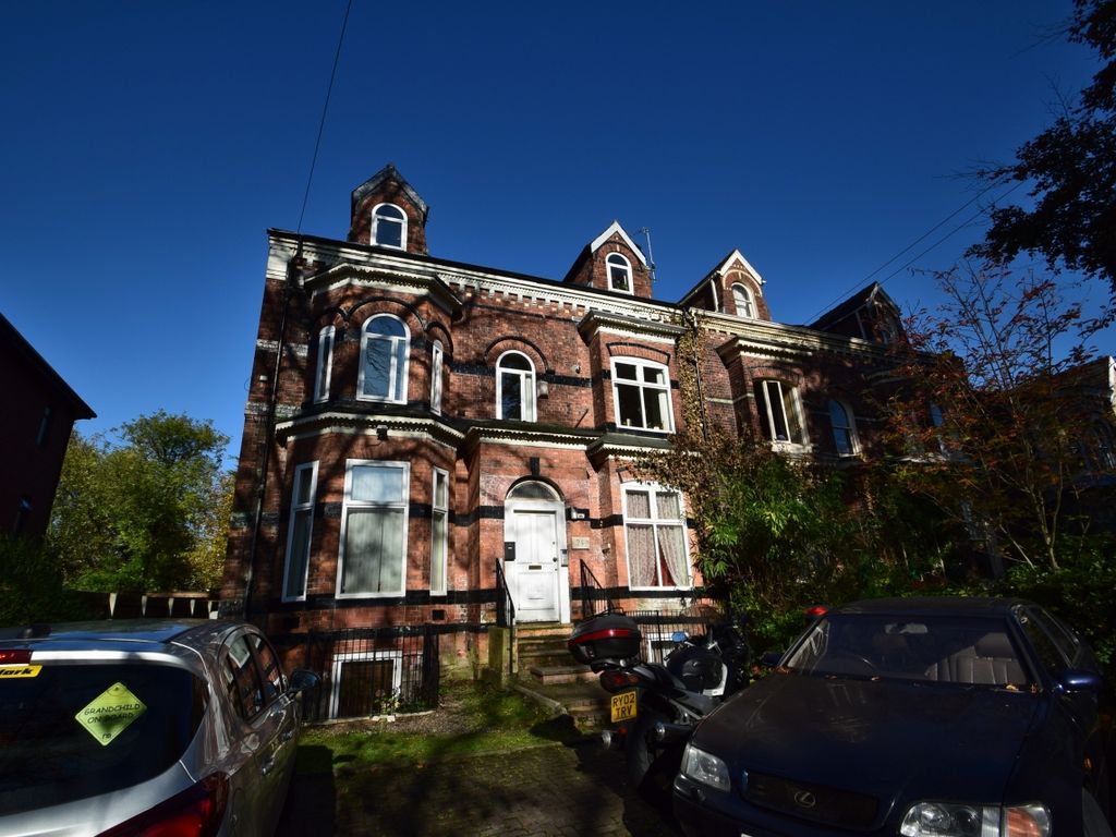 2 bed flat to rent in Wellington Road, Whalley Range, Manchester. M16, £900 pcm