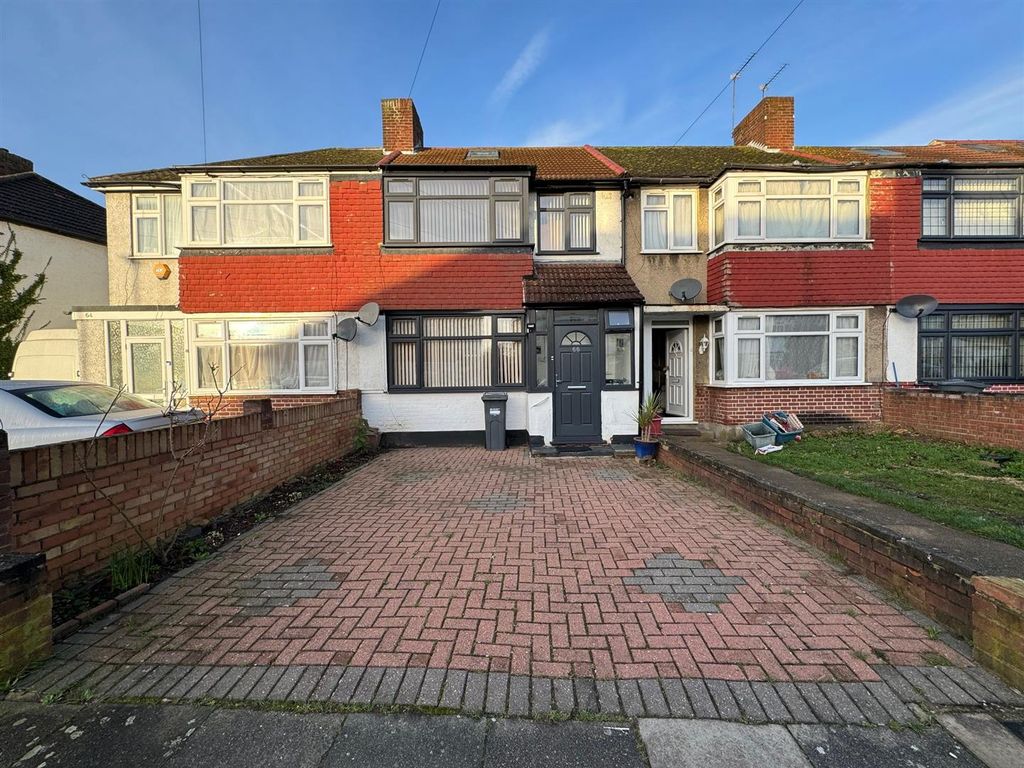 3 bed terraced house for sale in Hadley Gardens, Southall UB2, £560,000