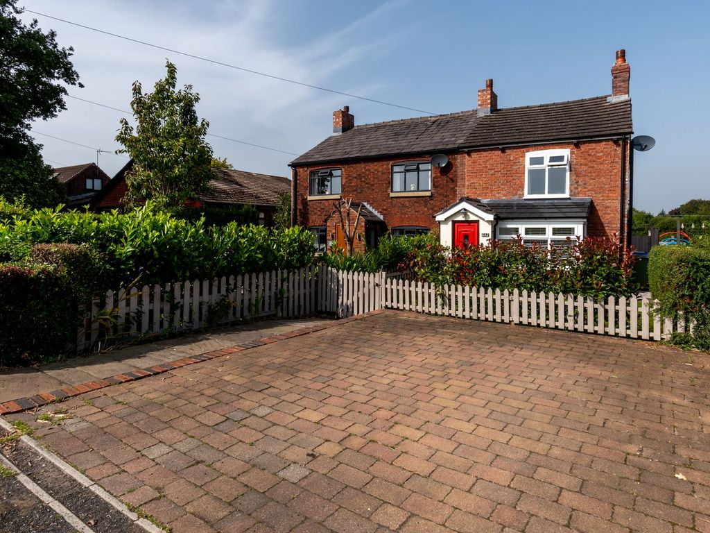 3 bed cottage for sale in Newton Road, Lowton WA3, £300,000