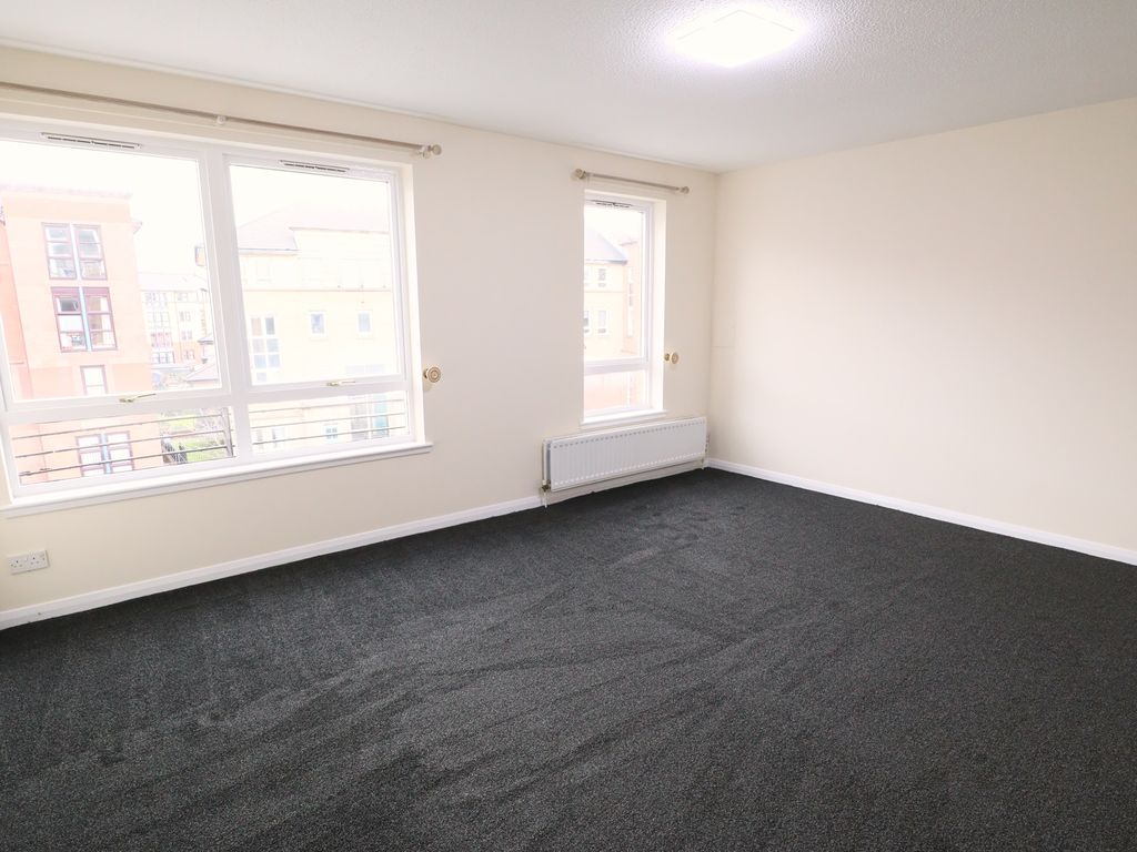 1 bed flat for sale in Old Rutherglen Road, Glasgow G5, £138,000