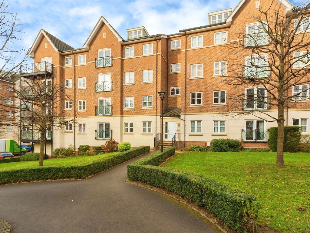 1 bed flat for sale in Viridian Square, Aylesbury HP21, £175,000