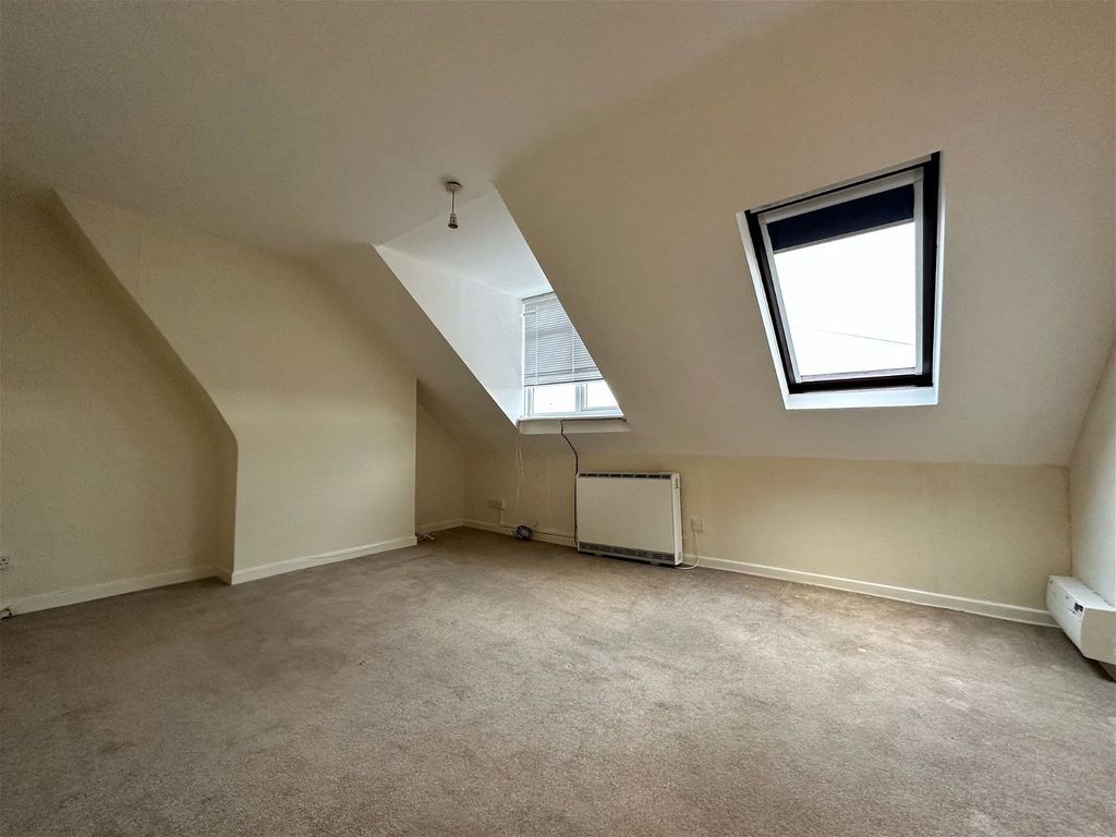 1 bed flat to rent in Craven Road, Newbury RG14, £895 pcm
