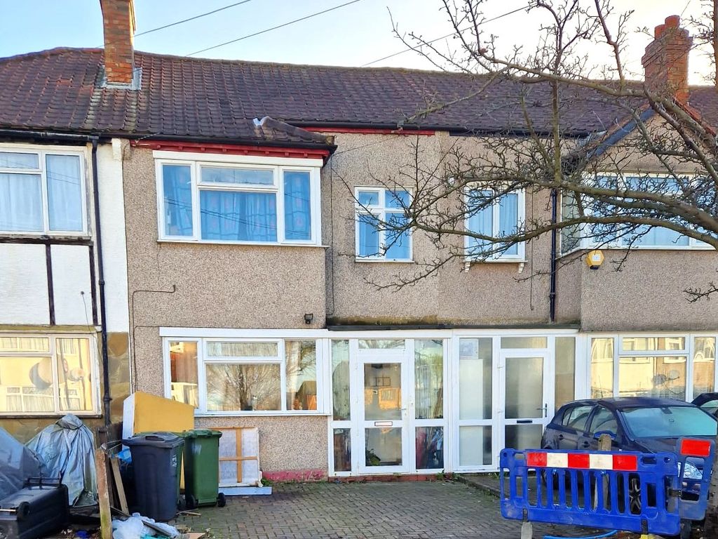 3 bed terraced house for sale in Galpins Road, Thornton Heath CR7, £460,000