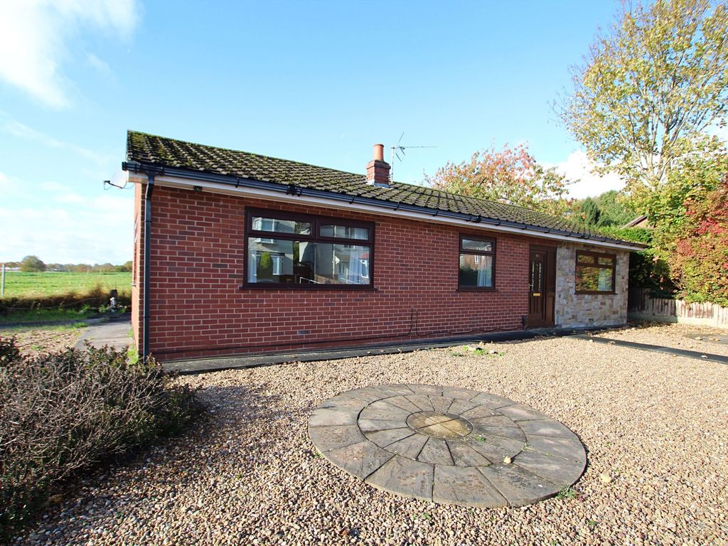 3 bed detached bungalow for sale in Helen Street, Golborne WA3, £195,000