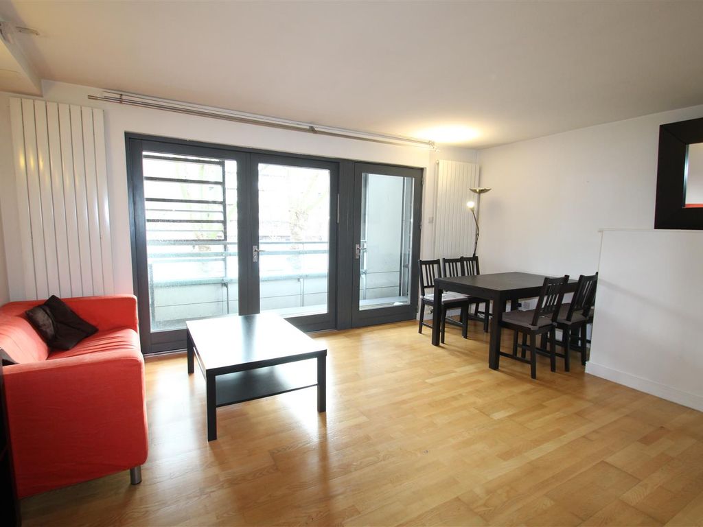 2 bed flat to rent in The Chronos Building, Mile End Road, London E1, £2,037 pcm