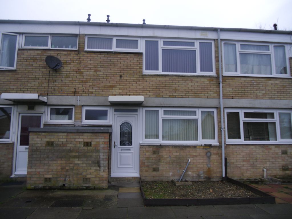 3 bed end terrace house to rent in Guildford Way, Thetford, Norfolk IP24, £850 pcm