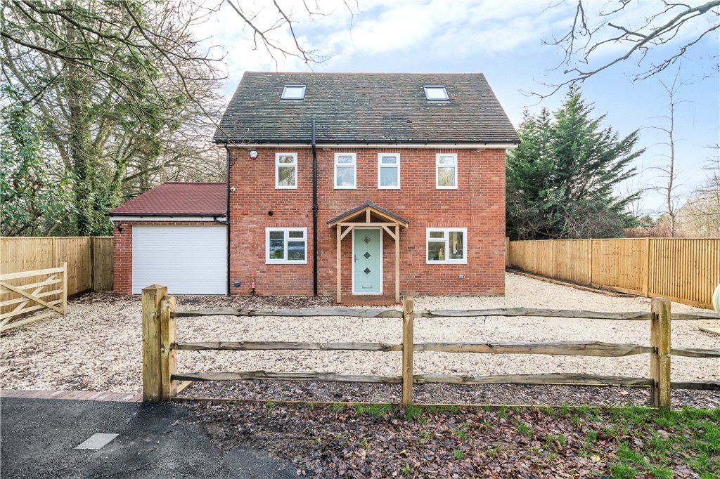 4 bed detached house for sale in Botley Road, Shedfield, Southampton, Hampshire SO32, £850,000