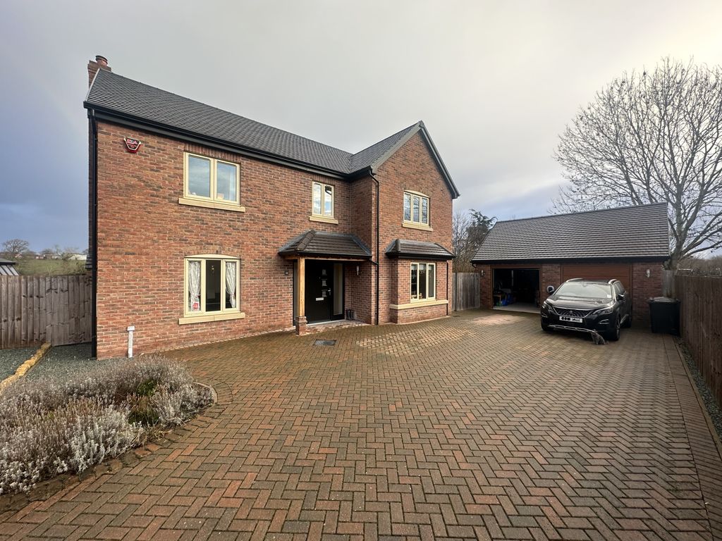 5 bed detached house to rent in St Thomas Close, Hanwood, Shrewsbury SY5, £1,800 pcm