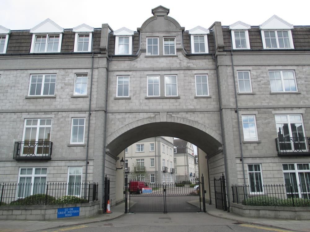 2 bed flat to rent in Balmoral Square, Great Western Rd AB10, £800 pcm