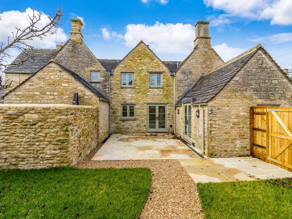 3 bed detached house for sale in Down Ampney, Cirencester, Gloucestershire GL7, £675,000