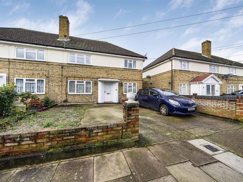 2 bed maisonette for sale in Wheatley Road, Isleworth TW7, £395,000