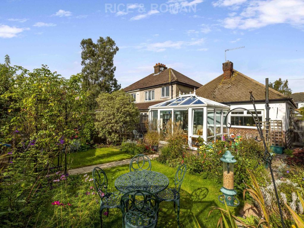 2 bed detached bungalow for sale in Hilldale Road, Sutton SM1, £500,000