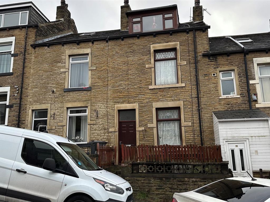 3 bed terraced house for sale in Westminster Place, Bradford BD3, £115,000