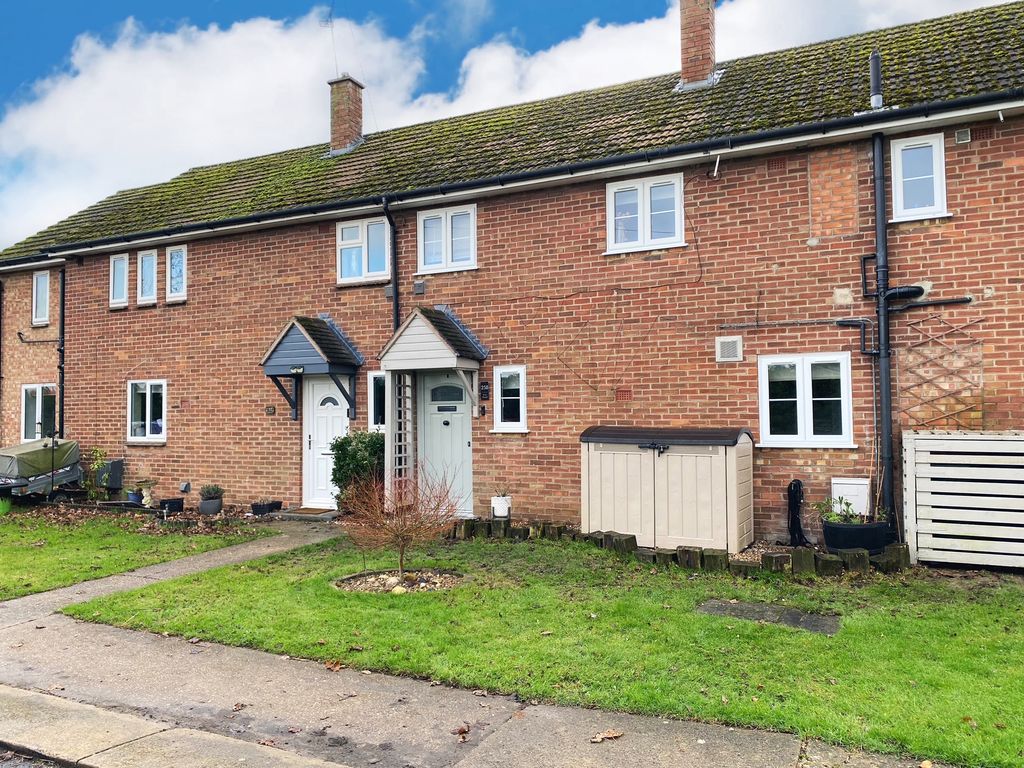3 bed terraced house for sale in Fen Road, Upper Marham, King
