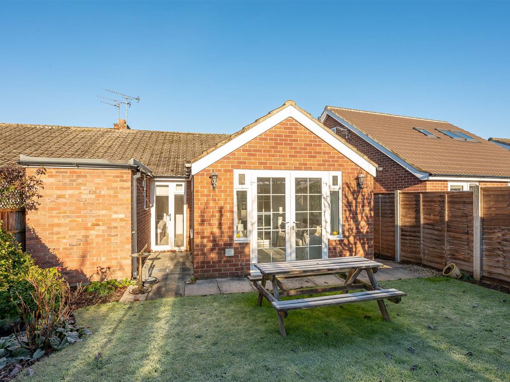 2 bed semi-detached bungalow for sale in Harcourt Close, Bishopthorpe, York YO23, £325,000