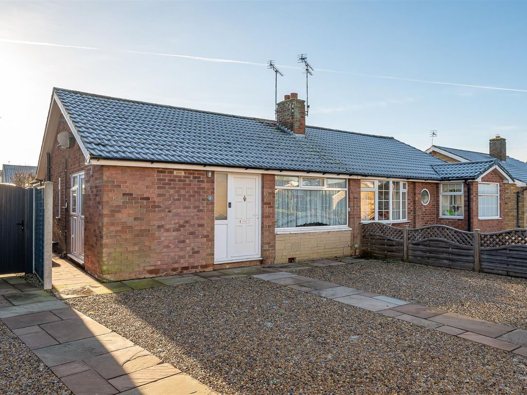 2 bed semi-detached bungalow for sale in Harcourt Close, Bishopthorpe, York YO23, £325,000