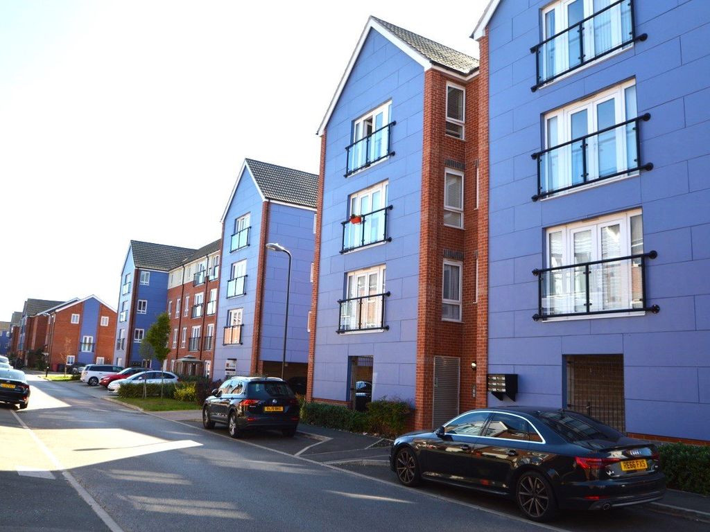 2 bed flat for sale in Chadwick Road, Langley, Berkshire SL3, £265,000
