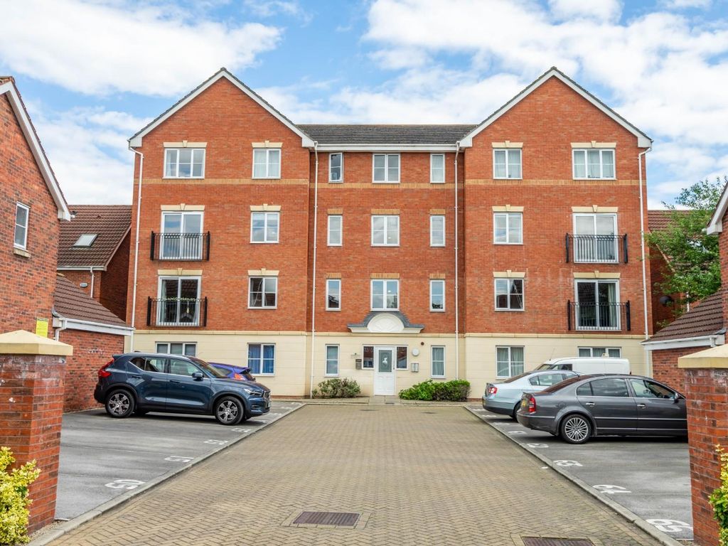 2 bed flat for sale in Rawcliffe House, Cobham Way, York YO30, £170,000