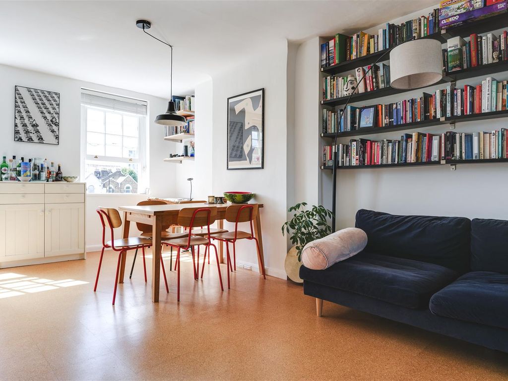 2 bed flat for sale in Lower Clapton Road, London E5, £725,000