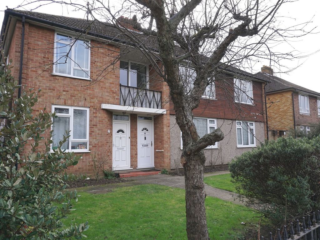 2 bed maisonette for sale in Coniston Way, Chessington, Surrey. KT9, £325,000