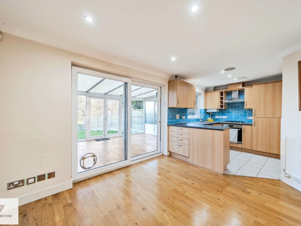 4 bed terraced house for sale in Jamestown Way, London E14, £870,000