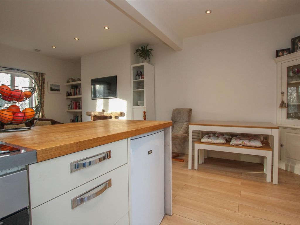 3 bed terraced house for sale in Coxtie Green Road, Pilgrims Hatch, Brentwood CM14, £420,000