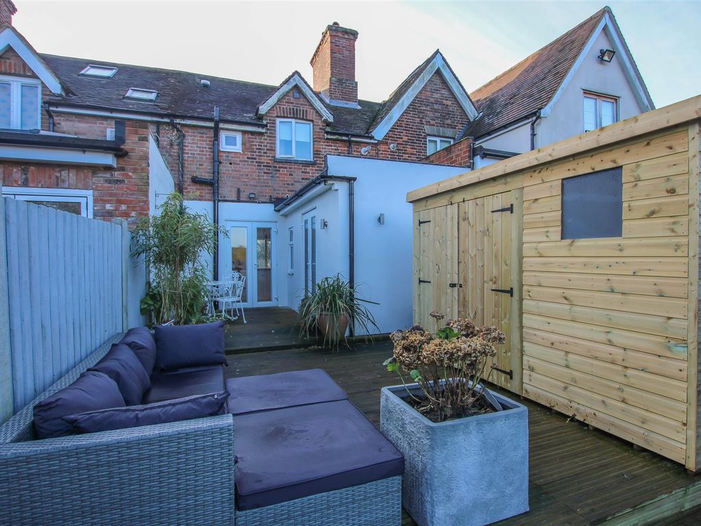 3 bed terraced house for sale in Coxtie Green Road, Pilgrims Hatch, Brentwood CM14, £420,000