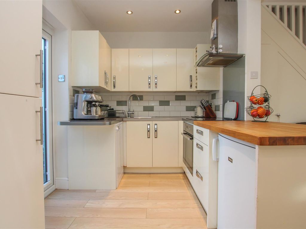 3 bed terraced house for sale in Coxtie Green Road, Pilgrims Hatch, Brentwood CM14, £420,000