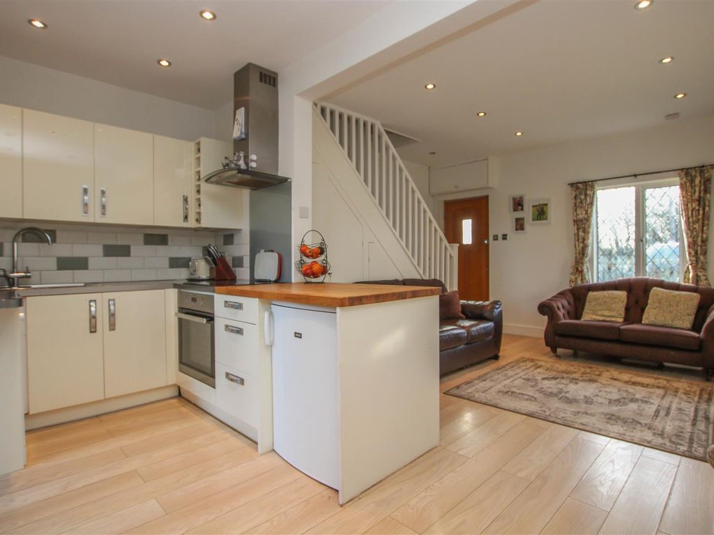 3 bed terraced house for sale in Coxtie Green Road, Pilgrims Hatch, Brentwood CM14, £420,000