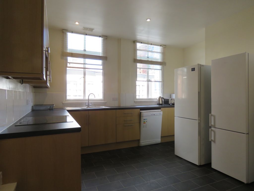 5 bed flat to rent in Fore Street, Exeter EX4, £520 pppm