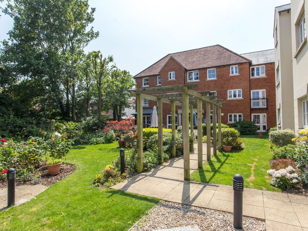 1 bed flat for sale in Roper Road, Canterbury CT2, £160,000