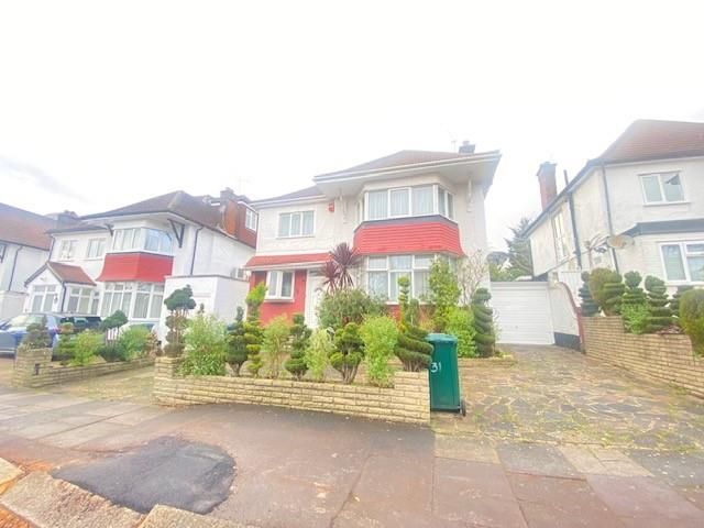 4 bed detached house to rent in Rundell Crescent, London NW4, £3,750 pcm