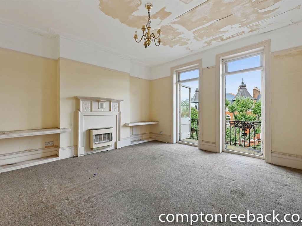 3 bed flat for sale in Biddulph Mansions, Maida Vale W9, £825,000