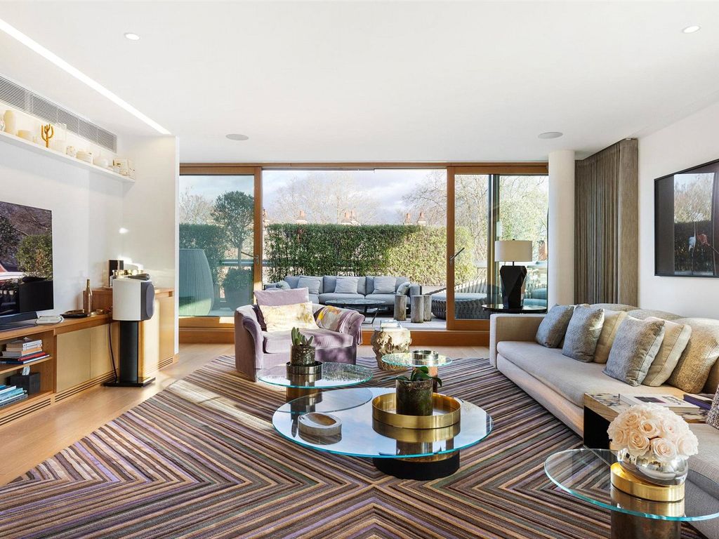 5 bed flat for sale in Vicarage Gate House, Vicarage Gate London W8, £17,500,000