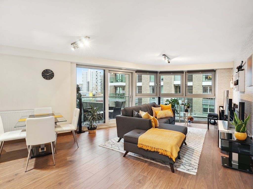New home, 2 bed flat for sale in Bridges Court, London SW11, £152,500