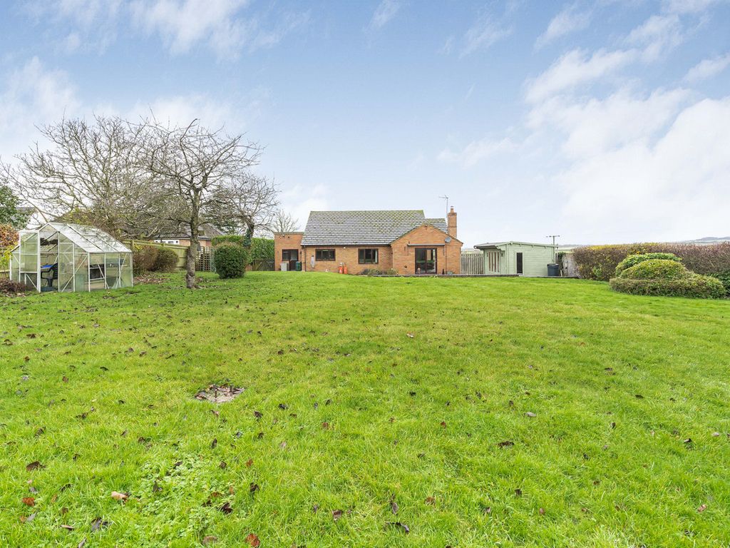 4 bed detached bungalow for sale in Station Road, Marsh Gibbon OX27, £720,000