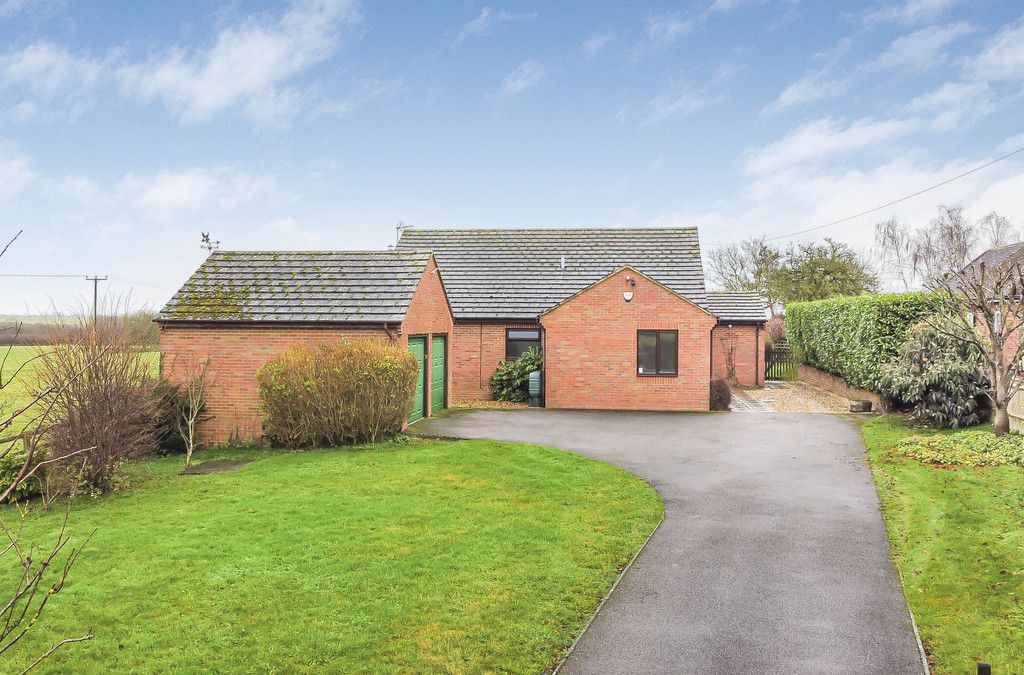 4 bed detached bungalow for sale in Station Road, Marsh Gibbon OX27, £720,000