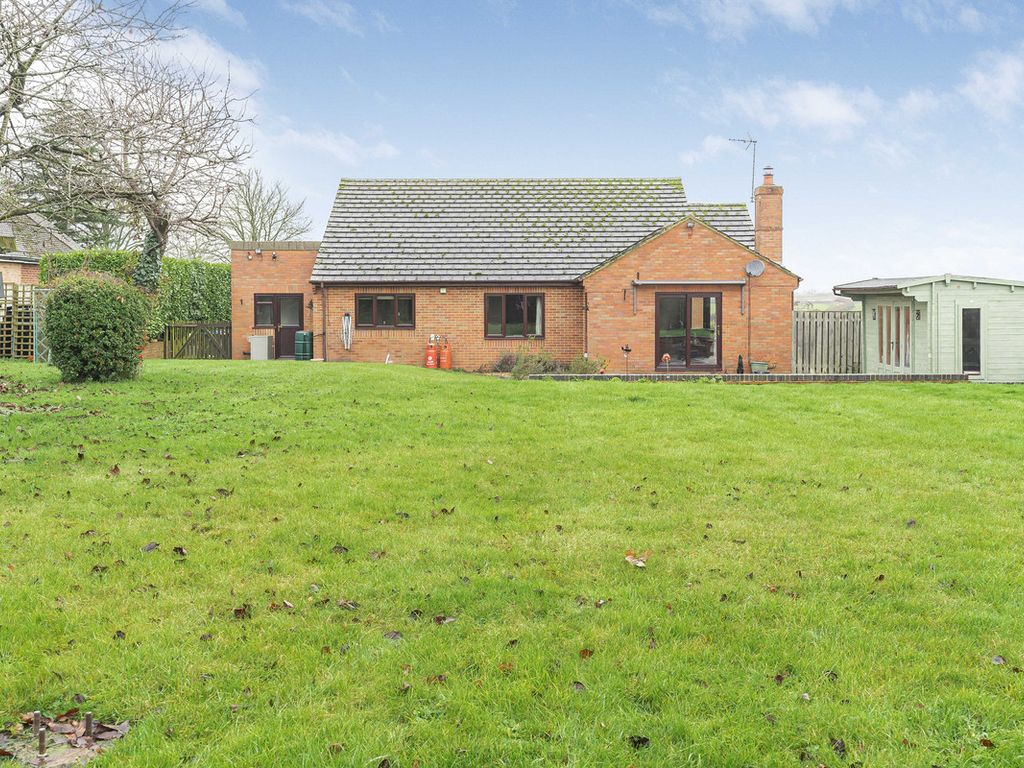 4 bed detached bungalow for sale in Station Road, Marsh Gibbon OX27, £720,000
