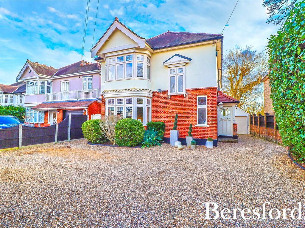 4 bed detached house for sale in Hall Lane, Upminster RM14, £1,375,000