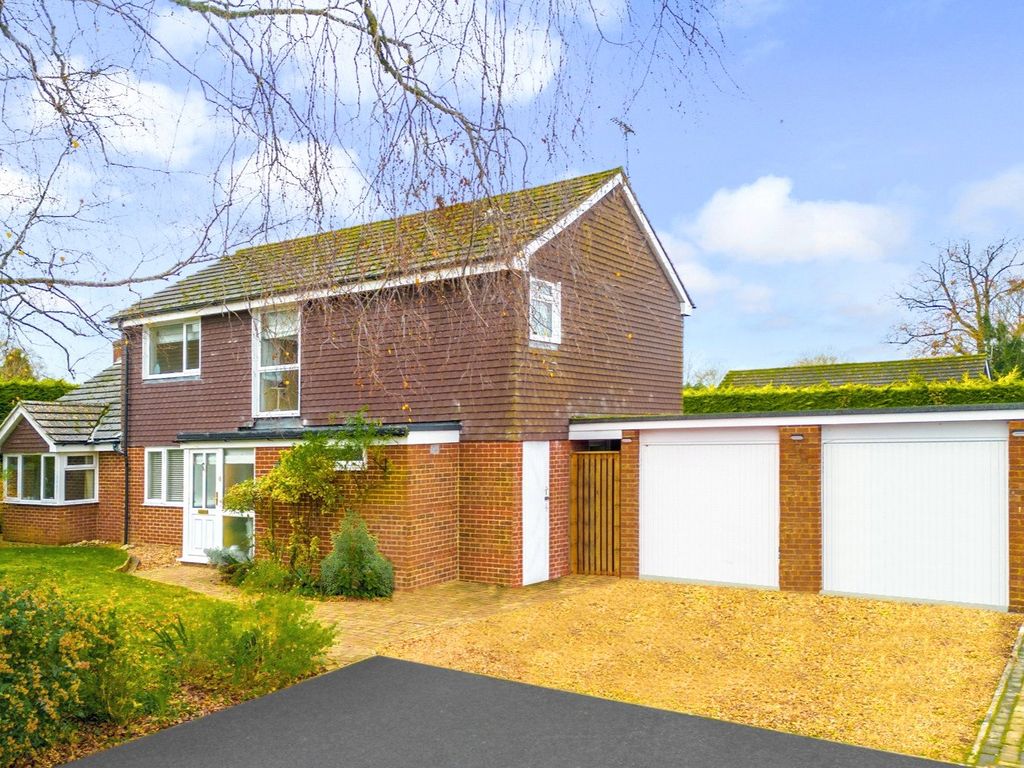 4 bed detached house for sale in Greenacres, Woolton Hill, Newbury, Hampshire RG20, £595,000