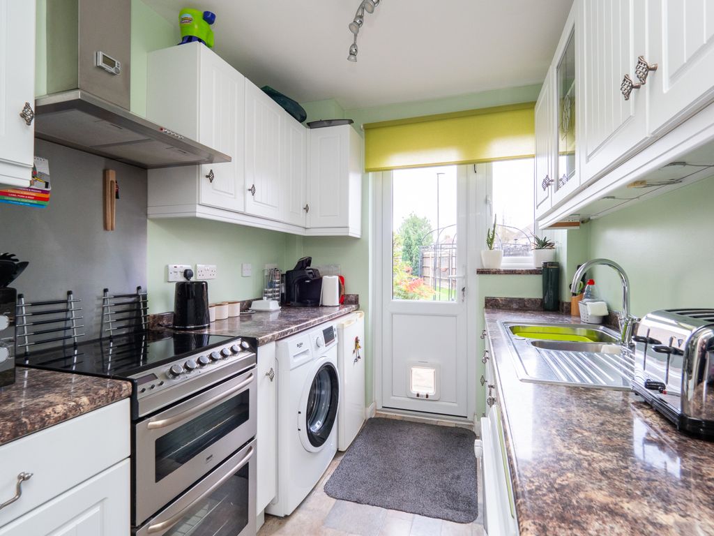 3 bed terraced house for sale in Rutland Drive, Morden SM4, £575,000