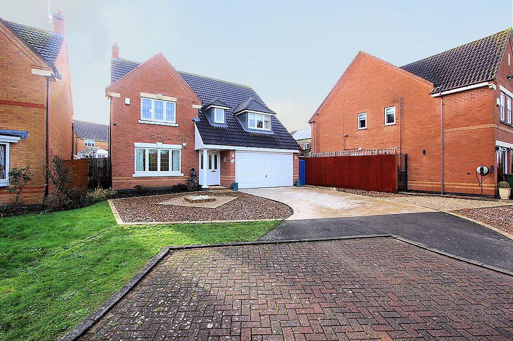 4 bed detached house for sale in Lyn Close, Leicester LE3, £595,000
