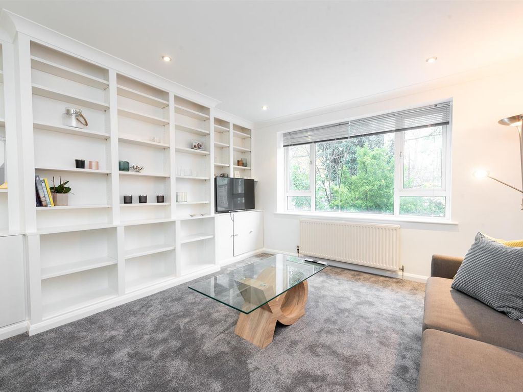 3 bed flat for sale in Maida Vale, London W9, £695,000
