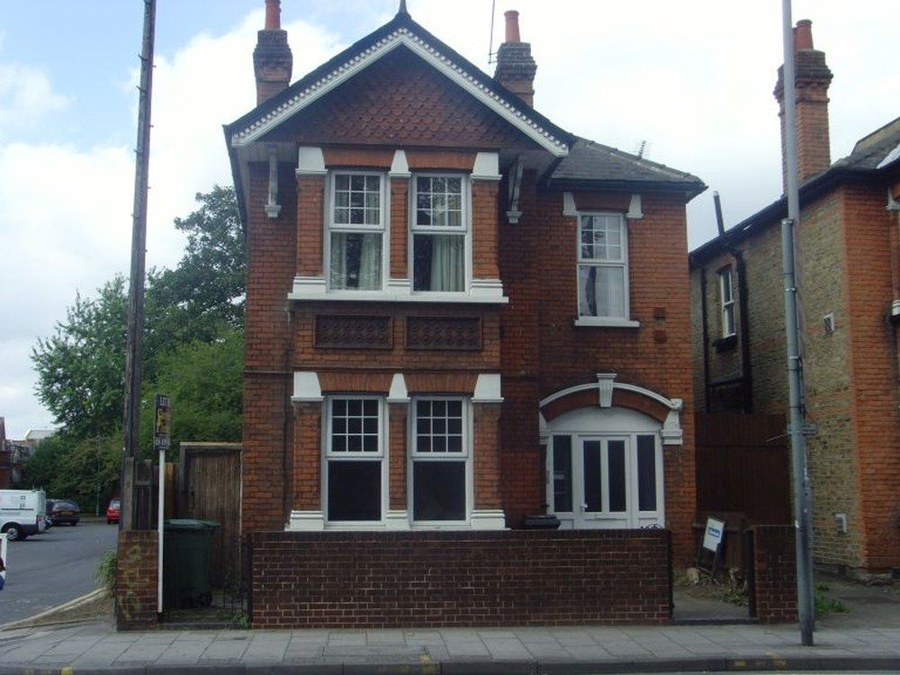 3 bed flat to rent in Queen Elizabeth Road, Kingston Upon Thames KT2, £2,190 pcm