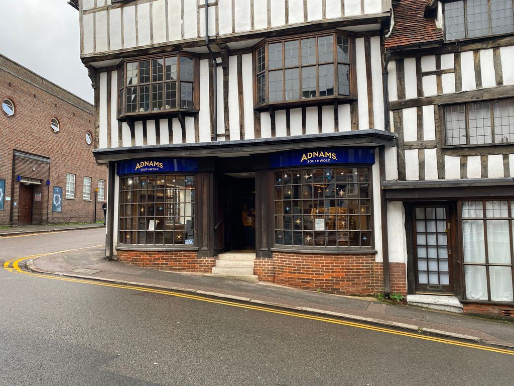 Retail premises to let in High Street, Bishop's Stortford CM23, £22,000 pa