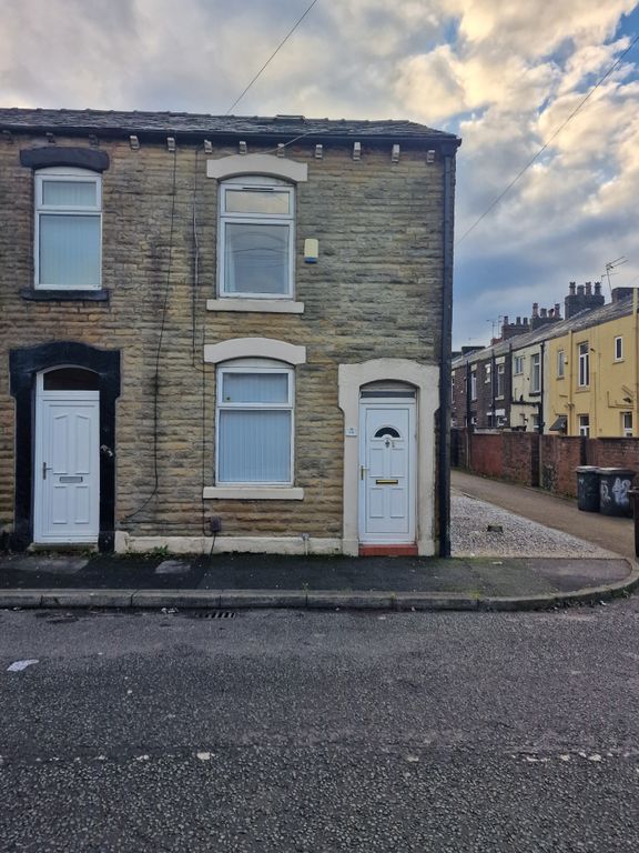 2 bed end terrace house to rent in Bower Street, Oldham OL1, £800 pcm