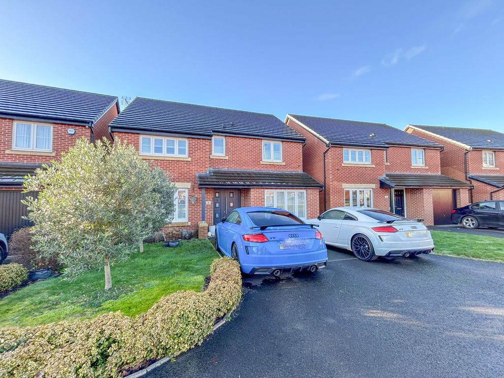 4 bed detached house for sale in Castle Way, Rogerstone NP10, £450,000
