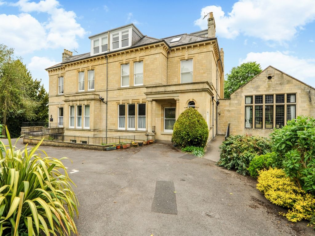 2 bed flat to rent in Audley Park Road, Bath BA1, £1,600 pcm