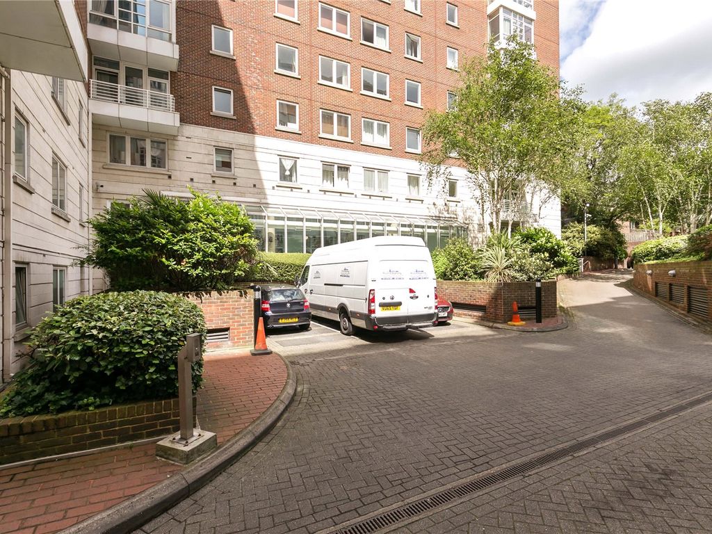 2 bed flat to rent in Abbey Road, St John's Wood NW8, £3,700 pcm